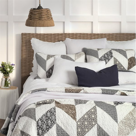 Boathouse Quilt Set
