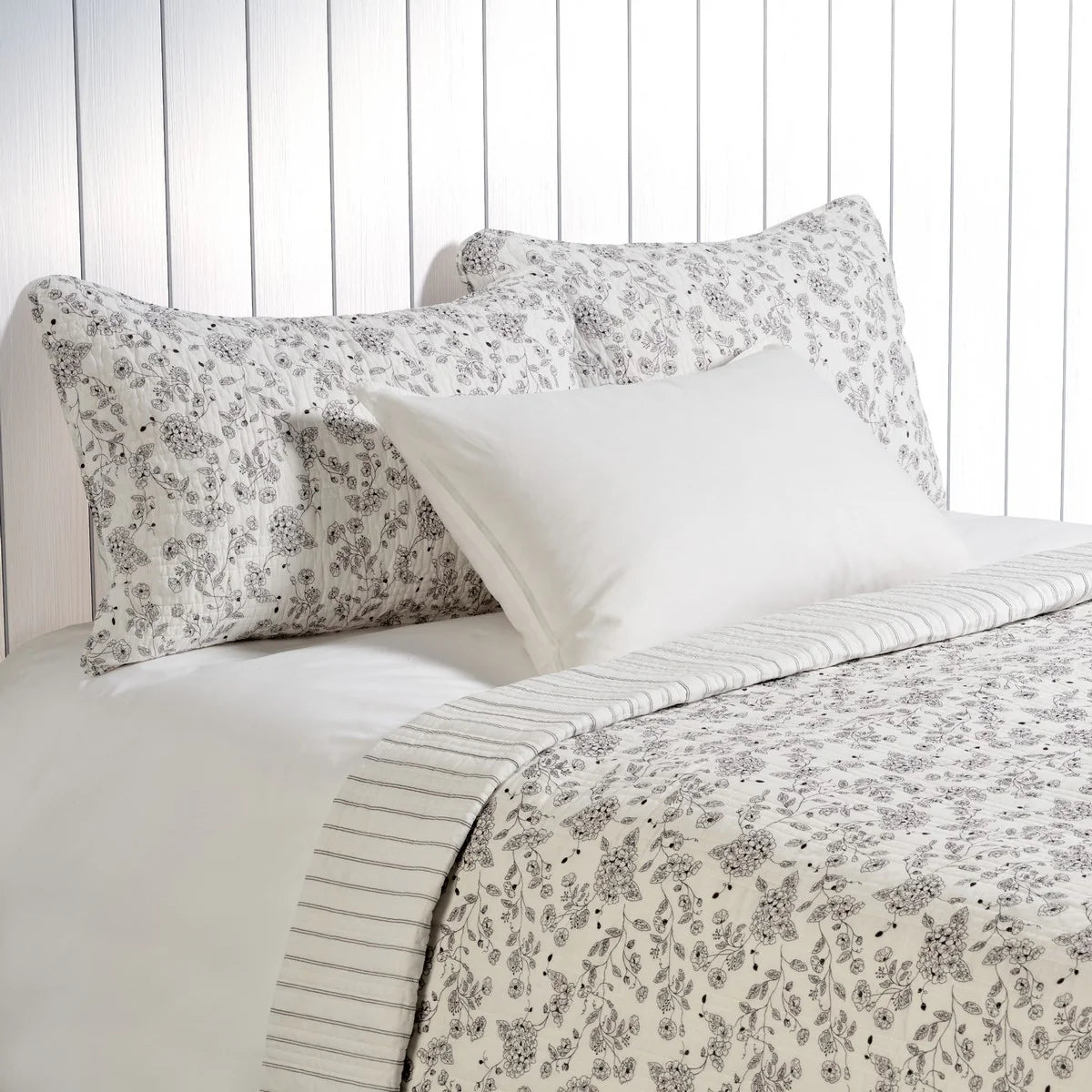 Campagne Quilt Set - Joshua & Company