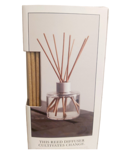Shimmering Snowberry Glass Reed Diffuser
