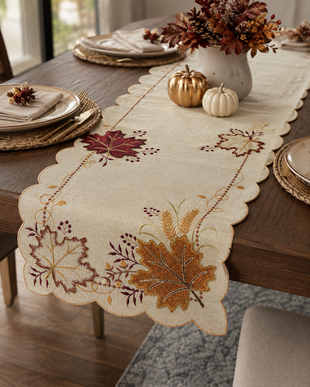 Natural Leaf Scallop Edge Table Runner