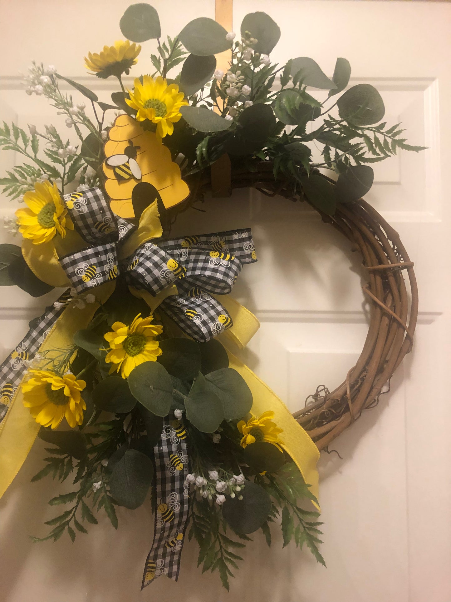 Bee Wreath *Store Pick Up Only