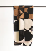 Goe-Print Scarf - Black, Gream and Camel