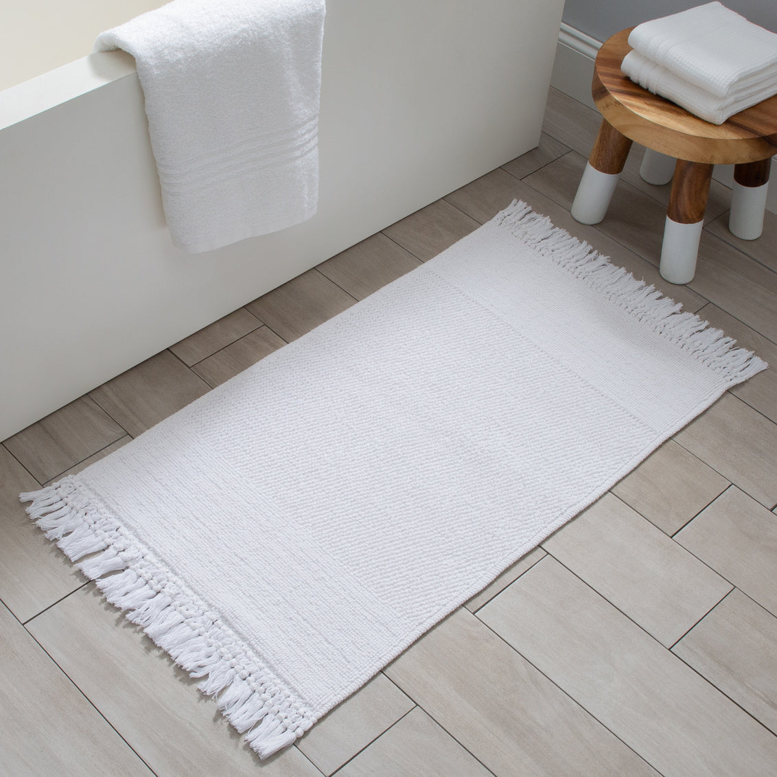 Carlaw White Bathmat