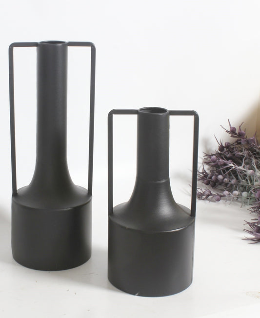 Kenas Black Metal Vase (2 Sizes)