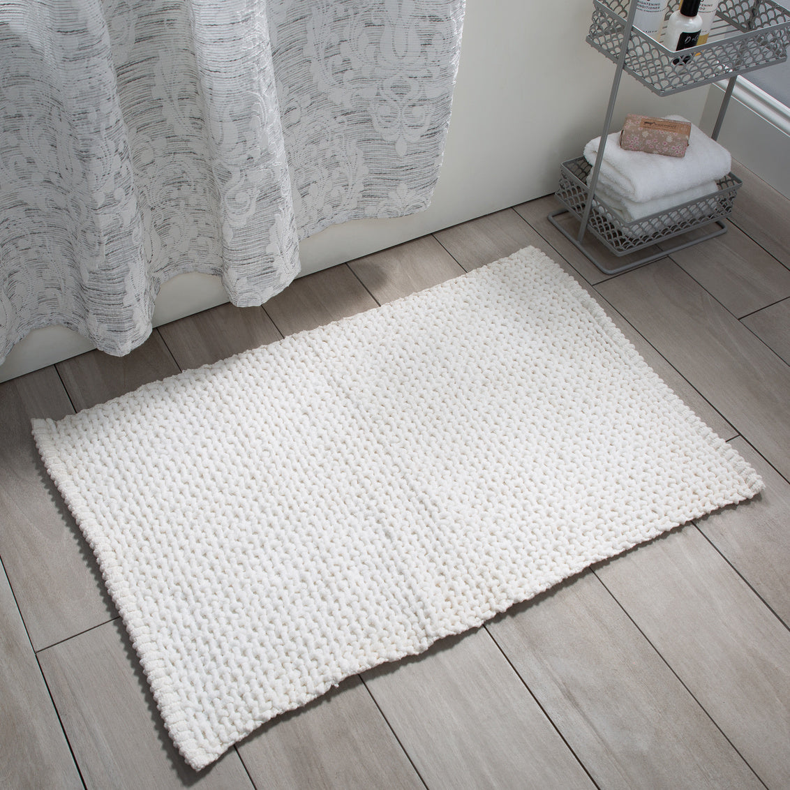 White Interlink Bath Mat