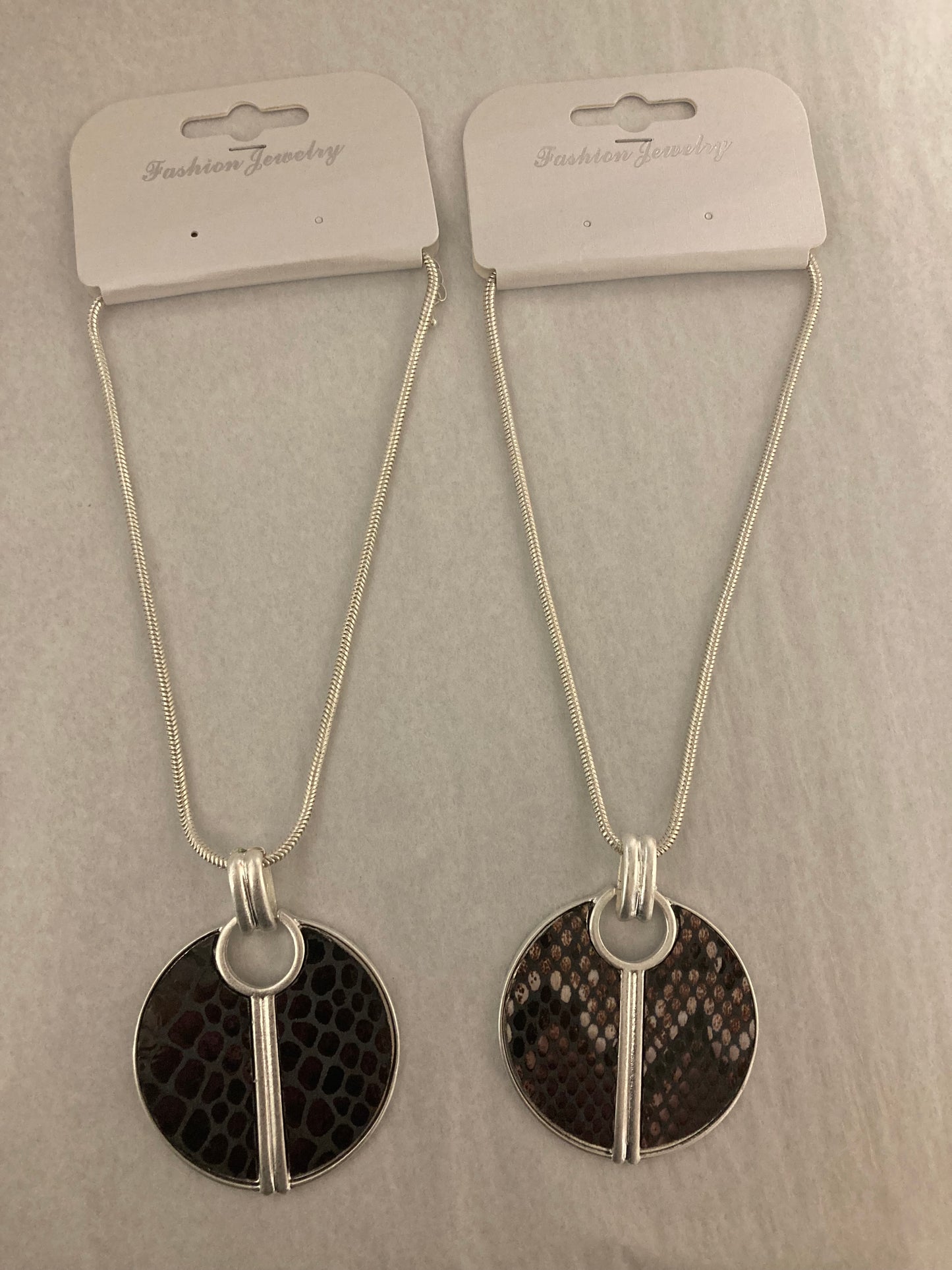 Round Necklace with Texture