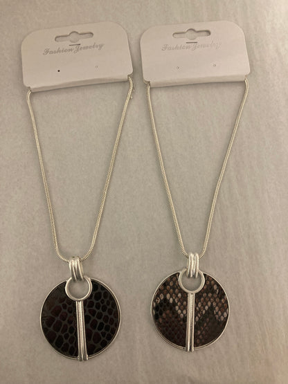 Round Necklace with Texture